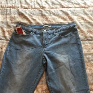 Woman’s Levi Jeans